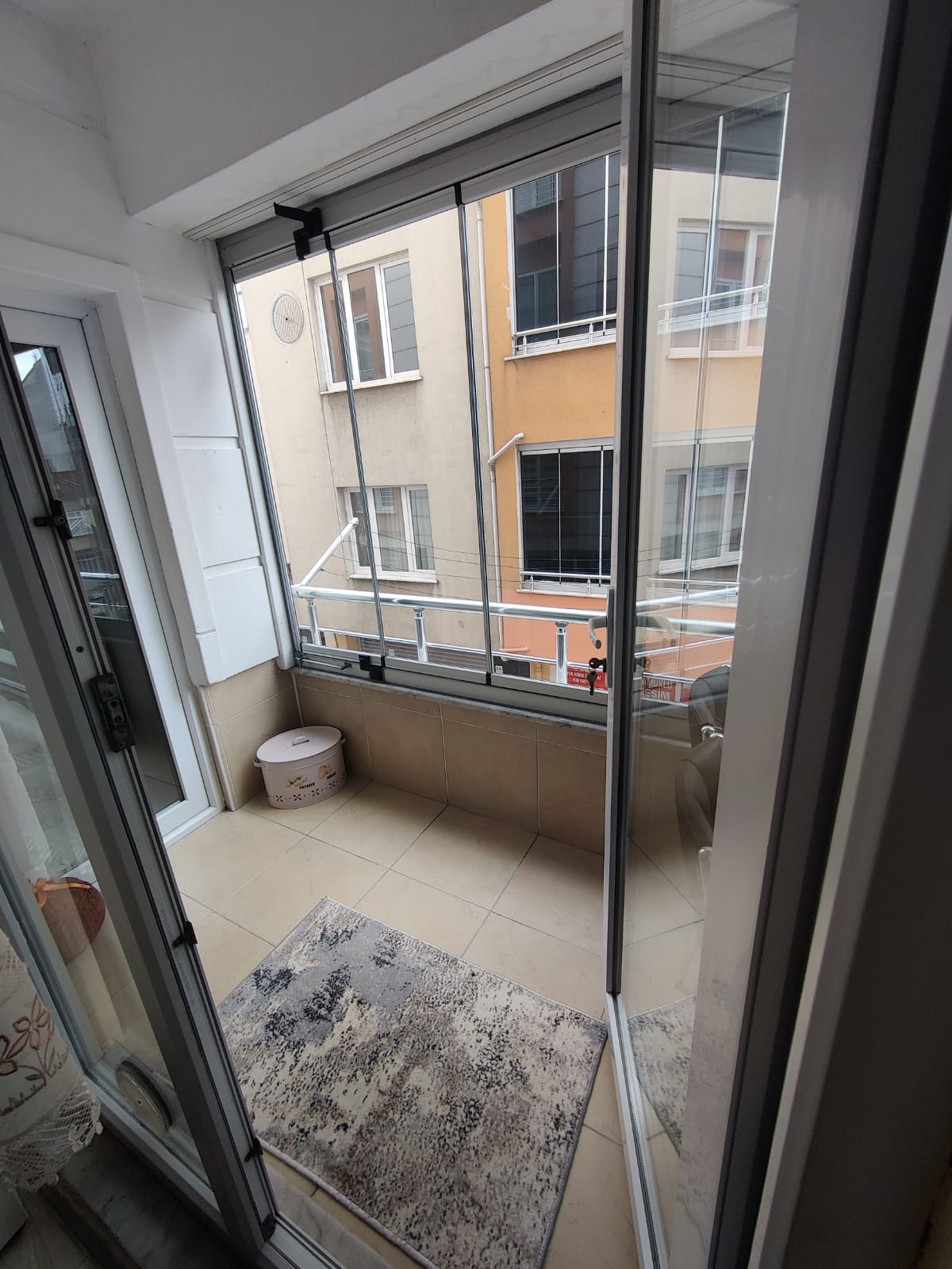 ŞEHİR MERKEZİNDE PAZARYERİNE YAKIN 2+1 DAİRE